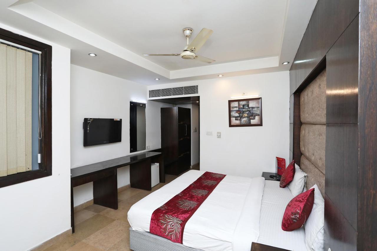 Hotel City Height - Delhi Ncr Id Not Accepted Нью-Дели Экстерьер фото