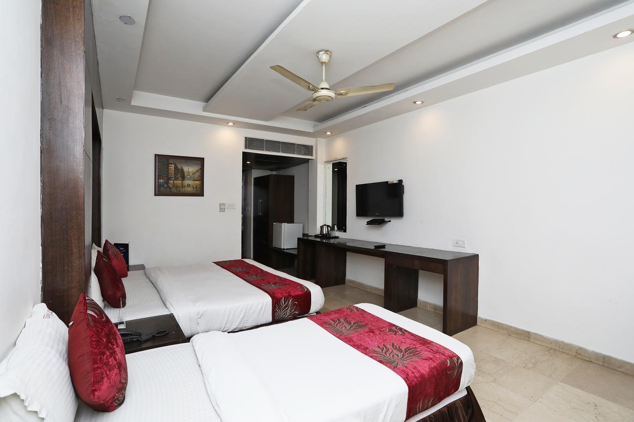Hotel City Height - Delhi Ncr Id Not Accepted Нью-Дели Экстерьер фото