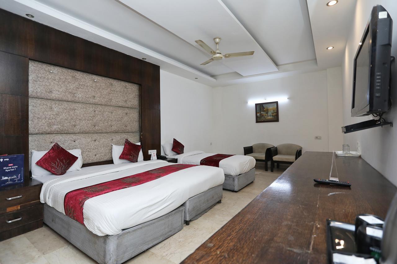 Hotel City Height - Delhi Ncr Id Not Accepted Нью-Дели Экстерьер фото